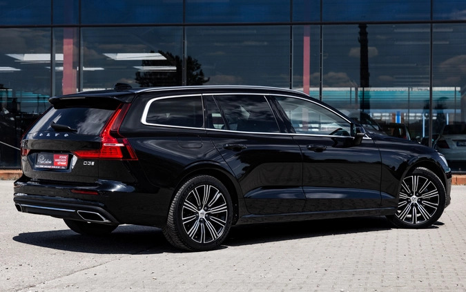 Volvo V60 cena 86900 przebieg: 130086, rok produkcji 2018 z Swarzędz małe 781